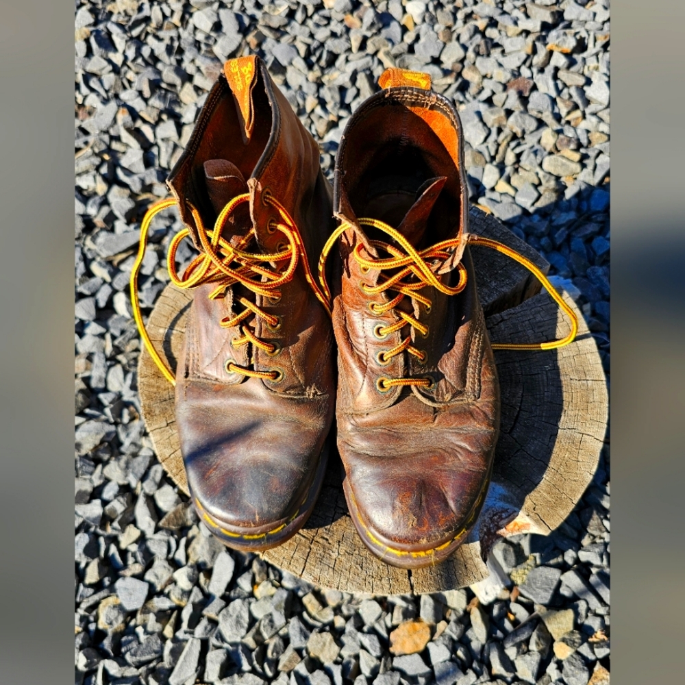 1990's Dr Marten Boots Brown Size 8